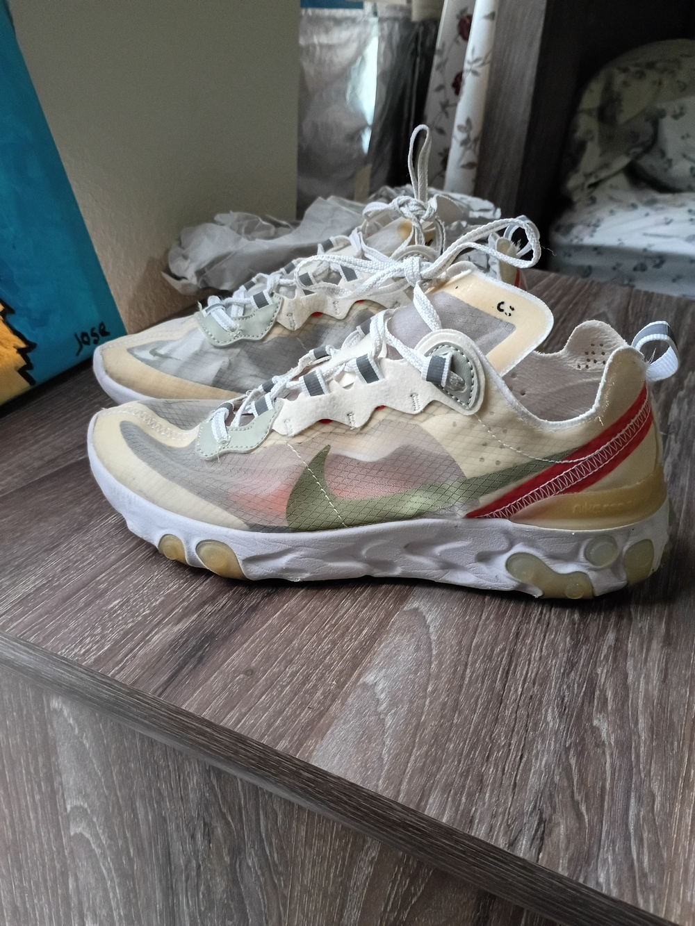 Nike react element 87 Athletic in Cream with Olive and Coral Accents